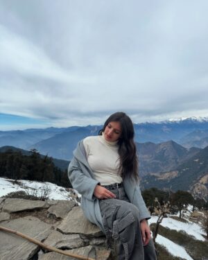 Sarika Luthra Instagram - 🏔️✨
#mountains #love #insta #fashion