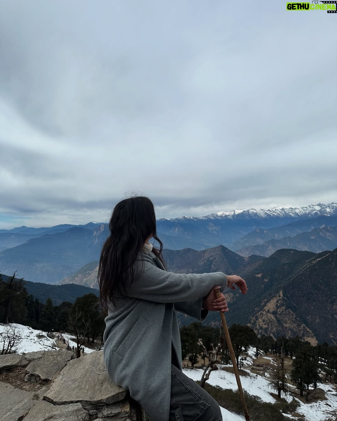 Sarika Luthra - 274 Likes - 🏔️✨

#mountains #love #insta #fashion