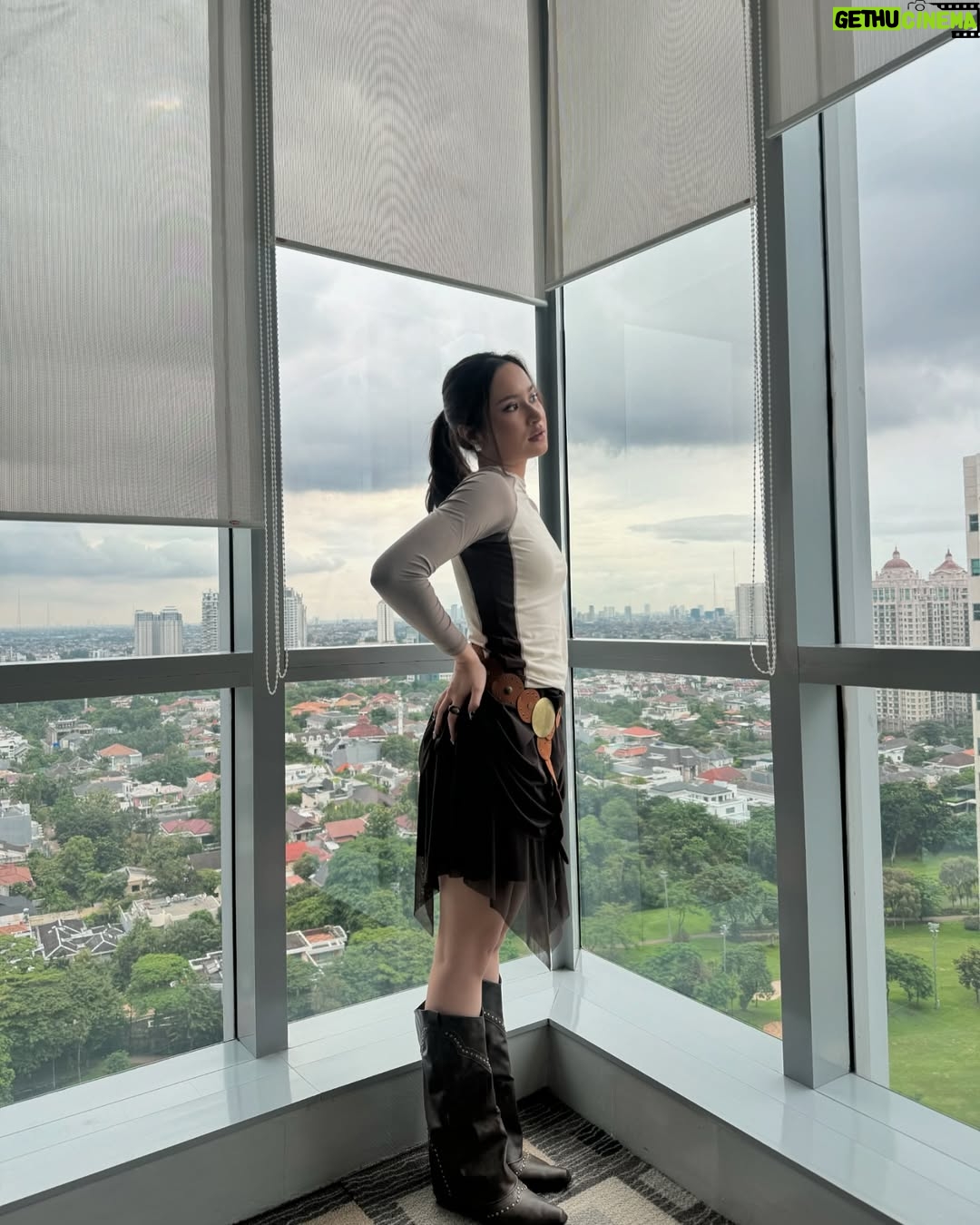 Satine Zaneta - 16.7K Likes - ningrum   satine =