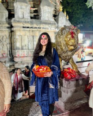 Satya Singh Instagram - जय माँ कामाख्या♥️🧿🙏🏻
नव वर्ष की हार्दिक शुभकामनाएं 🙏🏻
#2025 #happynewyear