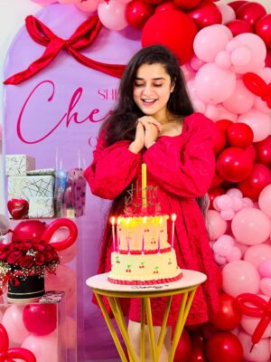 Satya Singh Instagram - 25.07.25♥️💫✨🎂
Another year, another layer of me. Unwrapped by time, softened by love, and shaped by faith🕉️🙏🏻Still here, still growing, still glowing and for that I’m deeply thankful❤️
#onegratefulsoul #aheartfullofthanks🙏
