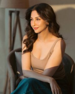 Actress Saumya Tandon HD Photos and Wallpapers October 2025