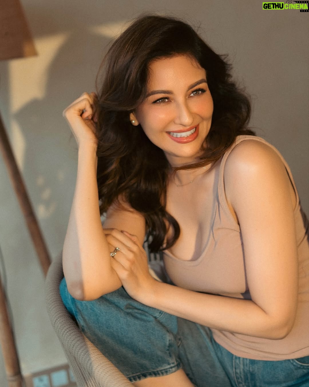 Saumya Tandon - 65.1K Likes - Playful ❤️
That’s the state of mind I want to be always.

Captured by @peoplebypoojachoudhary 
Makeup @mitavaswani 
Hair @ @kamaldeepss 

#saumyatandon #saumyatandon #fun #funpics #happy #happyday #vibe #happyvibe