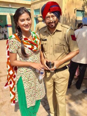 Sawan Rupowali Instagram - Alwida Bhalla Saab 💔 

It’s memorable moment forever .
It was my first experience to face camera in 2016 on the sets of Sahab Bhadaar . I had played very small role and that was the first time I met @jaswinderbhalla Ji ❤️
We spent alot of time on set during shoot and I remember he was the first person who observed me as an actor and told me one day for sure you will become a star 🥹
He told me that Tere zindagi badlan wali a team tenu next film ch heroin Lena chandi a ❤️ 
I was shocked, happy and couldn’t believe …. 
Those words will always be one of the most precious thing for me .

Bhalla Ji always in my heart forver