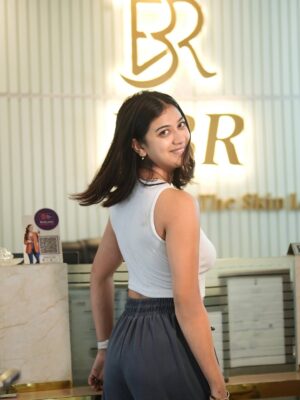Sawan Rupowali Instagram - Glowing skin is always in… @fbrtheskinlounge_ ❤️
