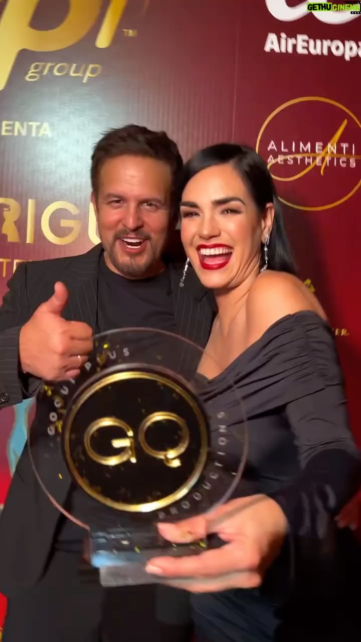 Scarlet Ortiz - 100.2K Likes - Noche hermosaaaa!! Graciasss @goquiplusproductions @sandraquintero_oficial @tacariguadeorousa por este bello reconocimiento “Personalidad del Año 2025” súper agradecida!!! 
Graciasss a @danncreator por este súper video 🙌🏻👏🏻🎉 eres un éxito!