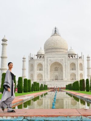 Scarlett Mellish Wilson Instagram - 2 Decades in the making - TAJ MAHAL at last 🤍 

You were breathtaking ✨ 

#TajMahal #SevenWonders #IncredibleIndia