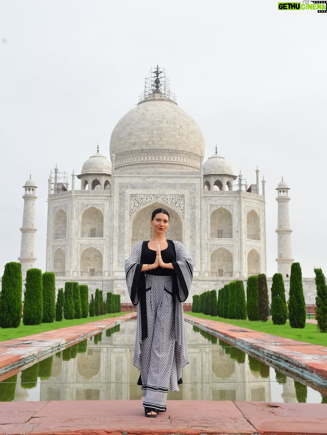 Scarlett Mellish Wilson - 50.5K Likes - 2 Decades in the making - TAJ MAHAL at last 🤍 

You were breathtaking ✨ 

#TajMahal #SevenWonders #IncredibleIndia