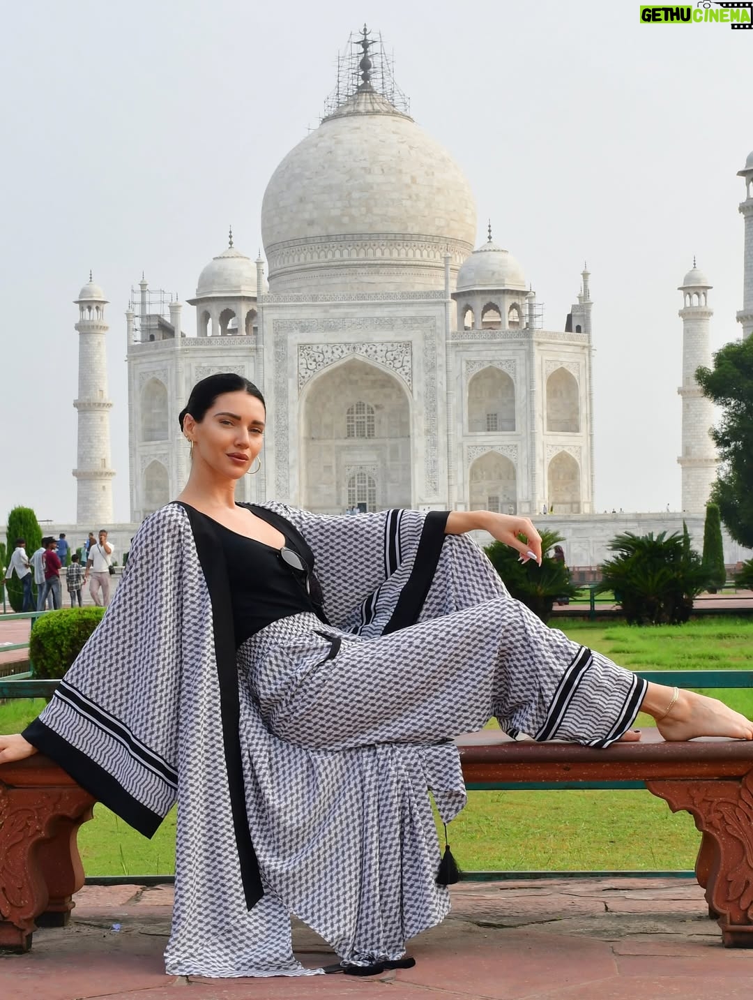Scarlett Mellish Wilson - 50.5K Likes - 2 Decades in the making - TAJ MAHAL at last 🤍 

You were breathtaking ✨ 

#TajMahal #SevenWonders #IncredibleIndia