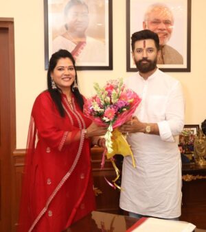 Seema Singh Instagram - आज दिल्ली पंचशील भवन में हमारी लोक जन शक्ति पार्टी रामविलास के राष्ट्रीय अध्यक्ष एवम भारत सरकार के फ़ूड प्रोसेसिंग मिनिस्टर आदरणीय @ichiragpaswan जी से अपने क्षेत्र बरबीघा के जन समस्याओ को लेकर मुलाक़ात हुई और हमारे नेता से हमे हर समस्याओं के समाधान के लिए आश्वासन मिला ,इसके लिए मैं अपने नेता का दिल से बहुत बहुत आभार व्यक्त करती हूँ ।
@arunbhartiljp @hulaspandebhr @rajutiwari1997 @vedprakashpandeyljp 
#ljpramvilas