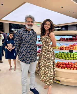 Seerat Kapoor Instagram - To the visionary who turns imagination into emotion! Happy Birthday @ssrajamouli sir. Your art continues to awaken the artist in all of us. Wishing you a year as extraordinary as the worlds you create. As you always say, the best is yet to come! Thank you for your guidance and warmth always 🌹🎂💫🎬