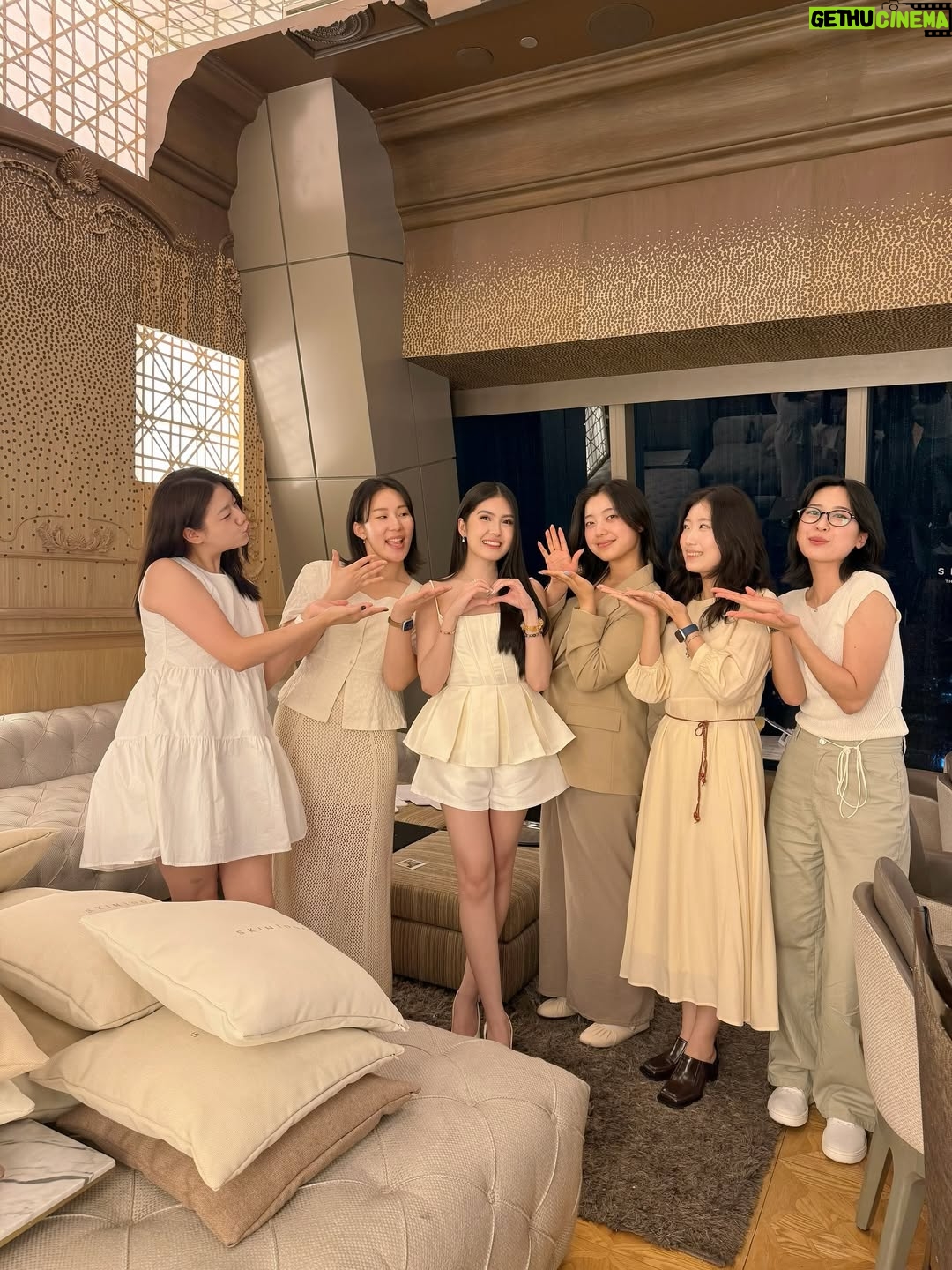 Sela Guia - 4.6K Likes - Ampoules and cocktails 🧚🏻
@skin1004philippines @skin1004official
