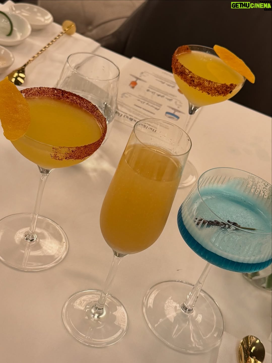 Sela Guia - 4.6K Likes - Ampoules and cocktails 🧚🏻
@skin1004philippines @skin1004official