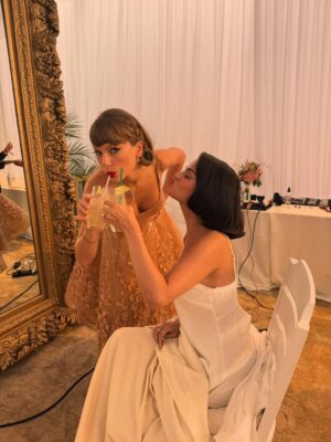 Selena Gomez Instagram - In honor of SHOWGIRL .. blessed to have you by my side almost 20 years later gator! I love you @taylorswift forever and always
