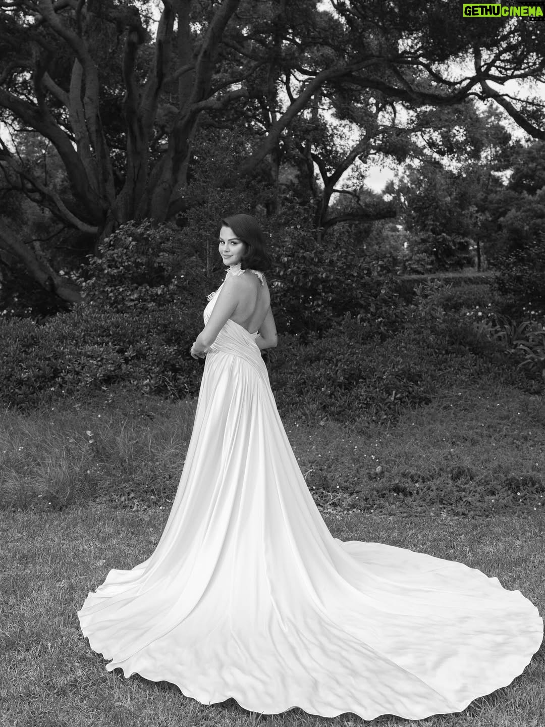 Selena Gomez - 20.4 Million Likes - @ralphlauren 🤍 @itsbennyblanco 🤍 @rarebeauty