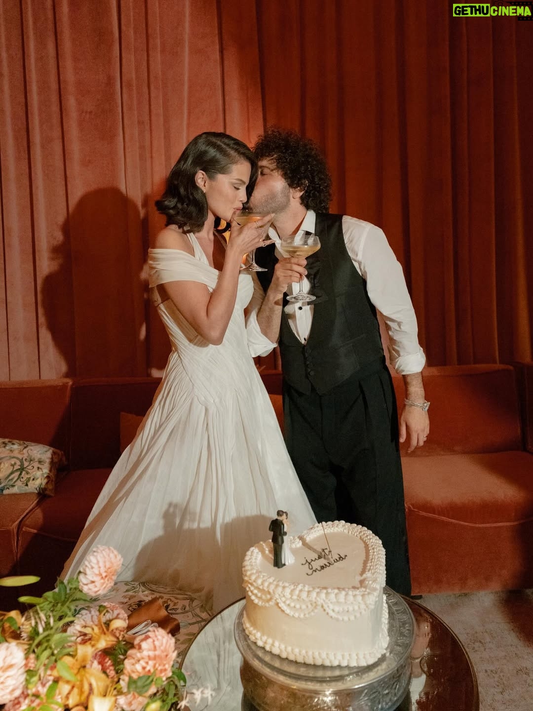 Selena Gomez - 20.4 Million Likes - @ralphlauren 🤍 @itsbennyblanco 🤍 @rarebeauty