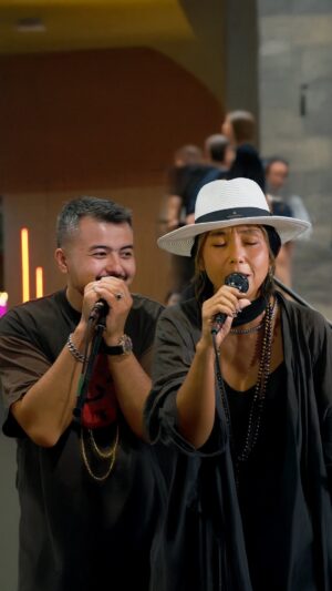 Sevara Nazarkhan Instagram - @konsta_uz x @sevara_nazarkhan - Asragin meni (Live Perfomance) Youtube da tomosha qiling🙌🏼 

📹 @rick_mamatkulov @doninotfrom @adiztop 
🎵 @alinur_rem @morfin.keks