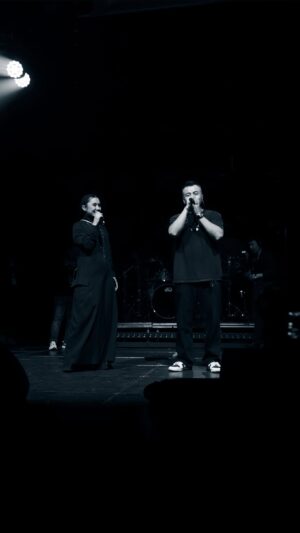 Sevara Nazarkhan Instagram - Kelib biz bilan Humo Arenada jonli kuylaganlar bormi? 🎤 ✨
