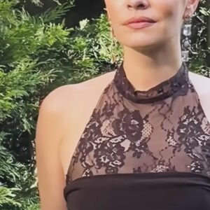 Sezin Akbaşoğulları Instagram - #aşkıhatırlagala’sına beni hazırlayan bu pırıl pırıl insanlara çok teşekkürler ❤️✨🥂

👗@ennushofficial 
💎@begumkhan 
🪭 @cerenalist @cerenaliststyling 
  @simalkibaroglu (asist.)

💄 @hacertekin.ht 
💇🏻‍♀️ @mehmetturkibis 

📸 @melisaydemiir 
📹 @mehmetturkibis 

 organizasyon
  @melisaydemiir 
  @basakgunesberk 
  @personamenajerlik