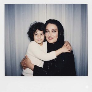 Shabnam Moghadami Instagram - .
من خیلی اهل ِ چیزایی که مُد می‌شه،به هر دلیلی باب می‌شه در فضای مجازی،یا حتی غیرمجازی! نیستم.
اما این که آدم بتونه در بزرگ‌سالی،کودکی‌ش رو در آغوش بگیره به نظرم خیلی ایده‌ی جذاب و خیال‌انگیزی اومد.انگار بشه که مادر ِ خودت بشی،خود ِ کوچکت رو نوازش کنی،براش قصه بگی و نصیحتش کنی…
کاش می‌شد خود ِ کوچکم رو همین‌طور بغل می‌کردم و در ِ گوشش می‌گفتم هی! کوچولو! به من گوش بده!
تا می‌تونی بازی کن و بخند و کیف کن…تا می‌تونی کنار ِ مامان و بابای جوانت خوش بگذرون…تا می‌تونی به قصه‌های مامان بزرگت گوش کن…تا می‌تونی خوراکی‌های خوشمزه بزن بر بدن…لباسای رنگی رنگی بپوش …لذت ِ دنیا رو ببر و با چشمای کوچولوت همه‌ی قشنگی‌های دنیا رو سیر ببین…که دنیای فردات،دنیای سخت و خشن و بی‌رحمیه…بچگی کن…بچه بمون.
.سپاس از دوکو استودیو،برای ساخت ِ این عکس‌های قشنگ.
@doko_studio