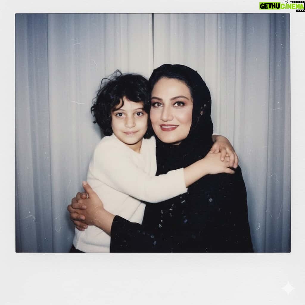 Shabnam Moghadami - 82.9K Likes - .
من خیلی اهل ِ چیزایی که مُد می‌شه،به هر دلیلی باب می‌شه در فضای مجازی،یا حتی غیرمجازی! نیستم.
اما این که آدم بتونه در بزرگ‌سالی،کودکی‌ش رو در آغوش بگیره به نظرم خیلی ایده‌ی جذاب و خیال‌انگیزی اومد.انگار بشه که مادر ِ خودت بشی،خود ِ کوچکت رو نوازش کنی،براش قصه بگی و نصیحتش کنی…
کاش می‌شد خود ِ کوچکم رو همین‌طور بغل می‌کردم و در ِ گوشش می‌گفتم هی! کوچولو! به من گوش بده!
تا می‌تونی بازی کن و بخند و کیف کن…تا می‌تونی کنار ِ مامان و بابای جوانت خوش بگذرون…تا می‌تونی به قصه‌های مامان بزرگت گوش کن…تا می‌تونی خوراکی‌های خوشمزه بزن بر بدن…لباسای رنگی رنگی بپوش …لذت ِ دنیا رو ببر و با چشمای کوچولوت همه‌ی قشنگی‌های دنیا رو سیر ببین…که دنیای فردات،دنیای سخت و خشن و بی‌رحمیه…بچگی کن…بچه بمون.
.سپاس از دوکو استودیو،برای ساخت ِ این عکس‌های قشنگ.
@doko_studio