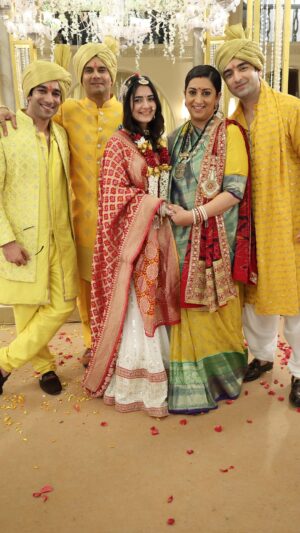 Shagun Sharma Instagram - Asking my Kyuki family 
'one thing about me (Shagun) and One thing about Pari 🫣💜🤯🧿
Channel link In bio 
And youtube video link n story 
Edited by : @velari_production