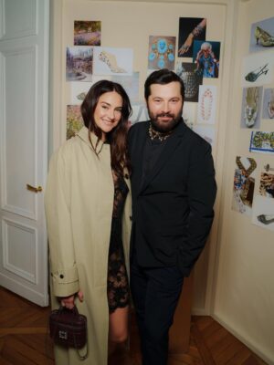 Shailene Woodley Instagram - loved celebrating @gherardofelloni and his new collection at the opening of Maison Vivier. what a stunning new home for his pieces of art. @rogervivier
#MaisonVivier
#BelleVivier60
#SS26
#RogerVivier
#GherardoFelloni
#adv