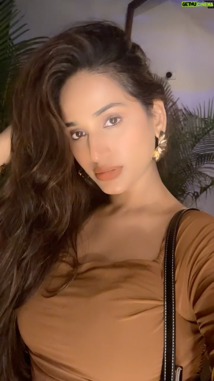 Shailja Mishra - 3 Likes - @zenogoa @buzzbetter.india