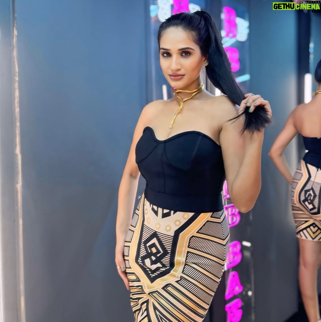 Shailja Mishra - 4.1K Likes - 