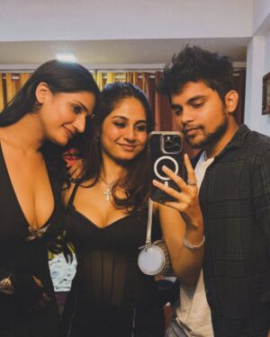 Shailja Mishra Instagram - Last slide is my fav ❤️