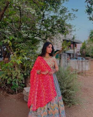 Shailu Mehta Instagram - 💓🖤💓
.
.
#sparshkipranshi😘♥️ #snappylovers👻💕 #fashionable #fashionista #weddingvibe