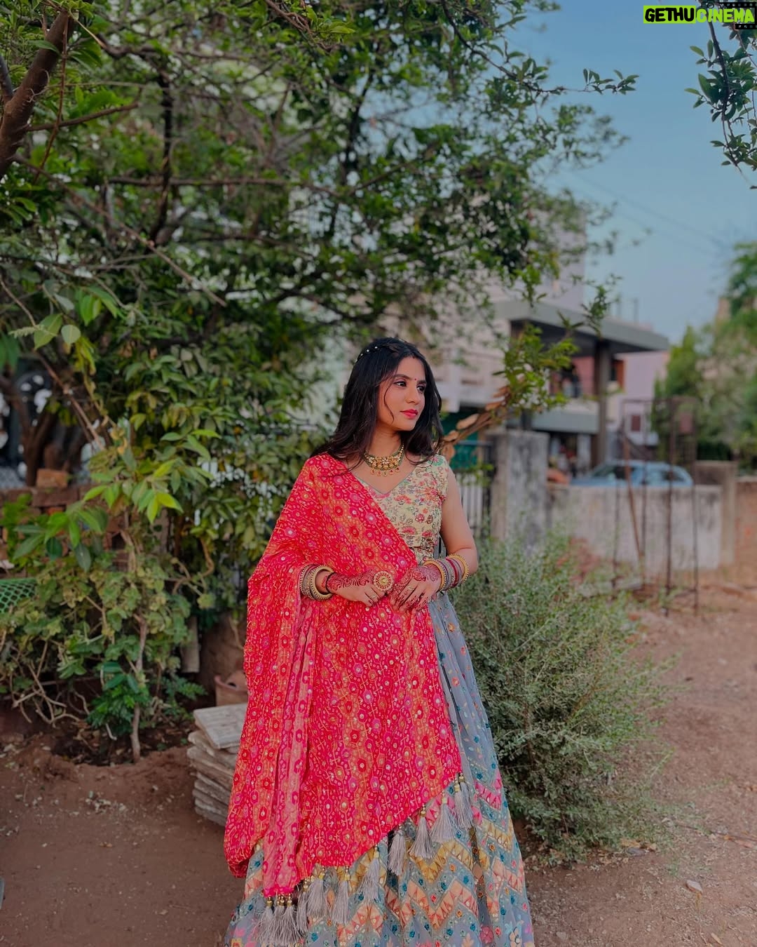 Shailu Mehta - 3 Likes - 💓🖤💓

.

.

#sparshkipranshi😘♥️ #snappylovers👻💕 #fashionable #fashionista #weddingvibe