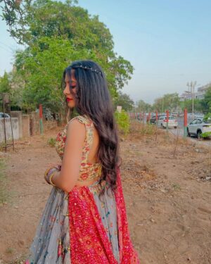 Shailu Mehta Instagram - 💓🖤💓
.
.
#sparshkipranshi😘♥️ #snappylovers👻💕 #fashionable #fashionista #weddingvibe