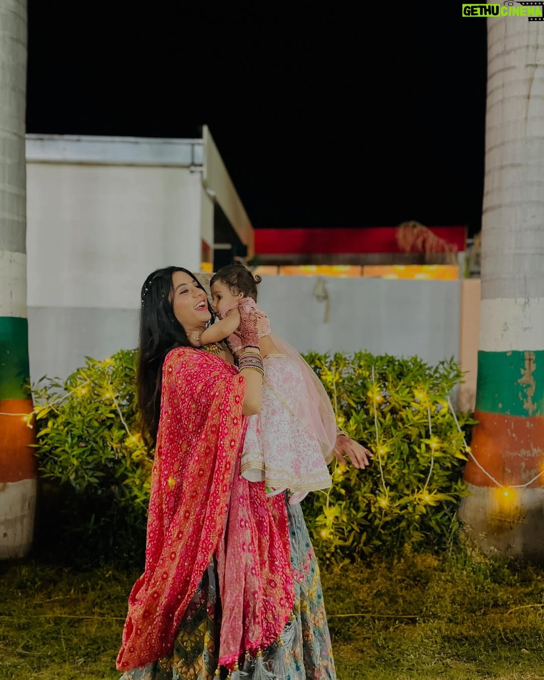 Shailu Mehta - 3 Likes - 💓🖤💓

.

.

#sparshkipranshi😘♥️ #snappylovers👻💕 #fashionable #fashionista #weddingvibe