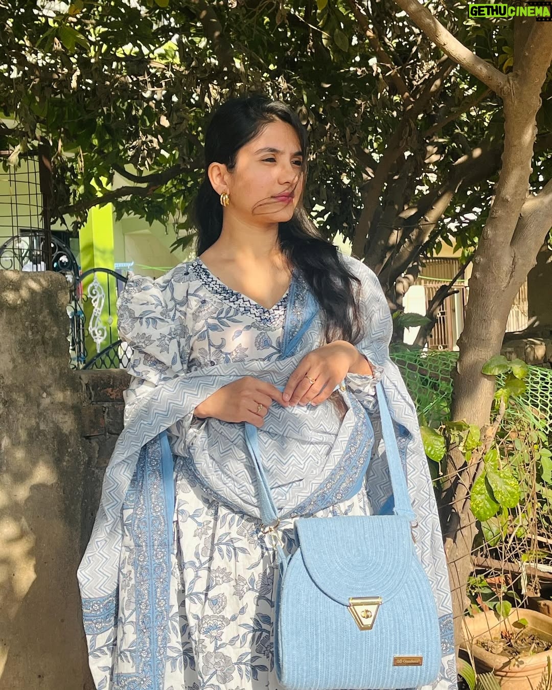 Shailu Mehta - 3 Likes - Sling bag : @goodeezofficial 

.

.

#snappylovers👻💕 #instagood #instafashion #instagram #love