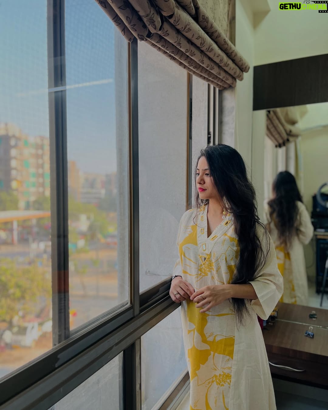 Shailu Mehta - 3 Likes - 🤍💛

.

.
