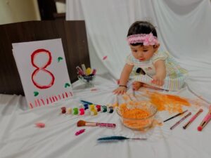 Shailu Mehta Instagram - Making memories with my little one at 8 months is simply priceless . . . 💕🎨
#sparshkipranshi😘♥️
.
.
#cute #instagram #womensfashion