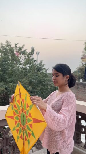Shailu Mehta Instagram - 🪁 🪁
.
.
#snappylovers👻💕 #sprashkipranshi😘♥️ #happymarkarsankranti🪁🪁♥️🧿2025 #fun