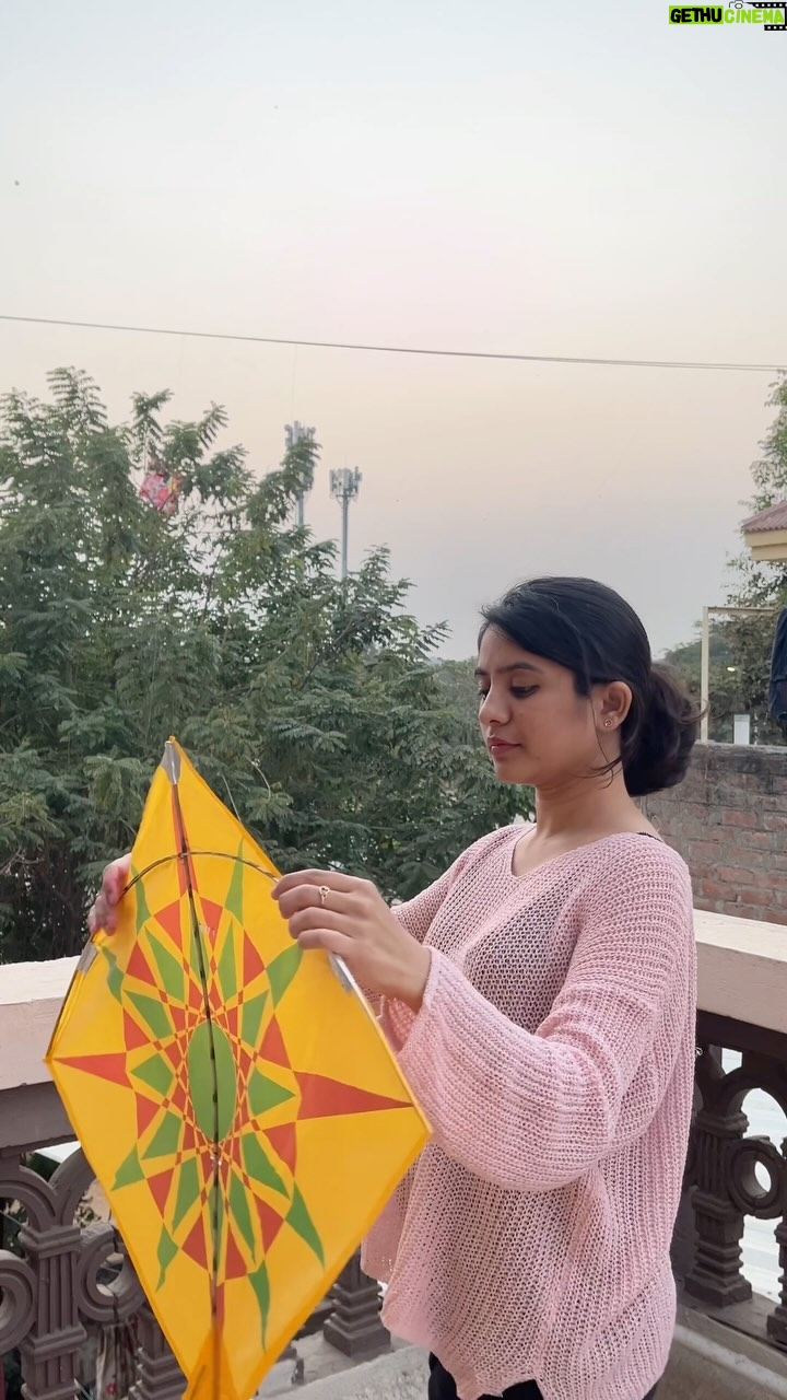 Shailu Mehta - 3 Likes - 🪁 🪁 

.

.

#snappylovers👻💕 #sprashkipranshi😘♥️ #happymarkarsankranti🪁🪁♥️🧿2025 #fun
