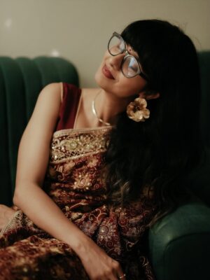 Shakthisree Gopalan Instagram - Kho baithe hain hum…♥️✨
📷: @irshad_pklr_
#lostinlove