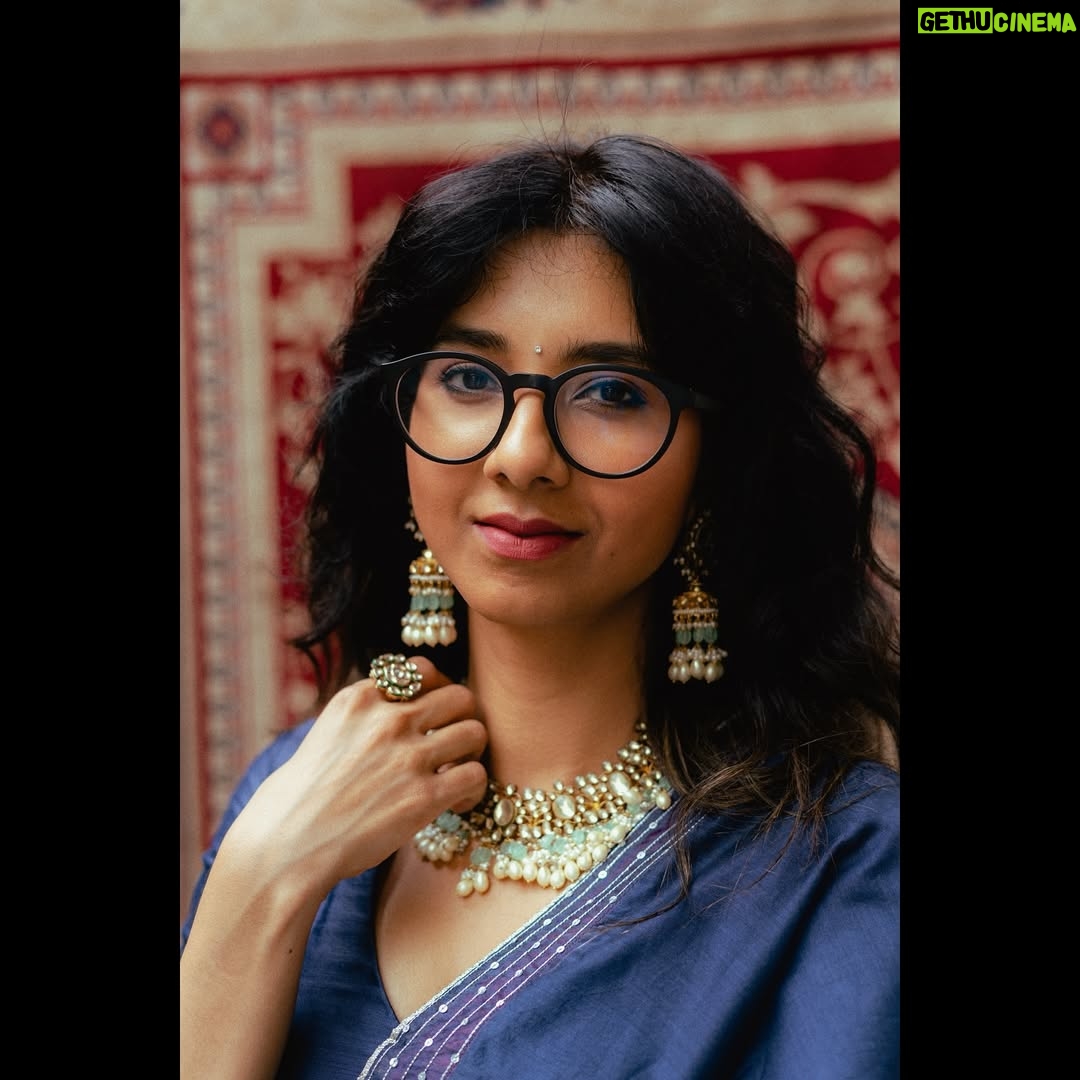 Shakthisree Gopalan - 215.1K Likes - Happy Onam!🦋
Shot by: @j_suryaaa
Styling: @by_sarana
Wearing: @vinusto
Jewellery: @aaranyarentaljewellery
Hair: @ganesh_hair_architect
.
#onam2025 #jinguchaa
