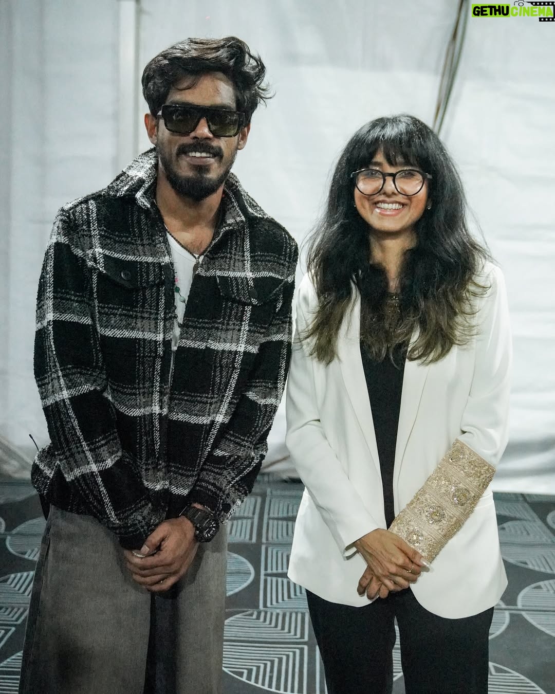 Shakthisree Gopalan - 191.2K Likes - With my favrt 🎶 @shakthisreegopalan thank u❤️