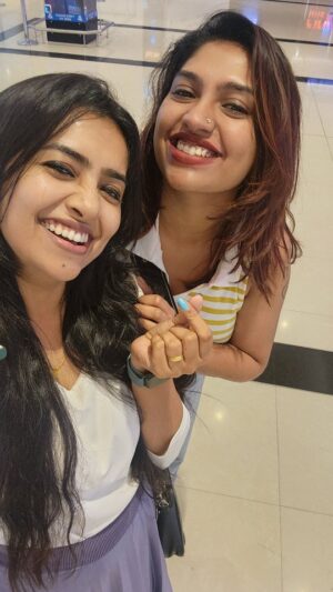 Shalini SJ Instagram - With lechus😊😊😊😊🥰🥰🥰

@lekshmi_lalu

#fyp #hangingout #lokah #movietime #malayalamsongs