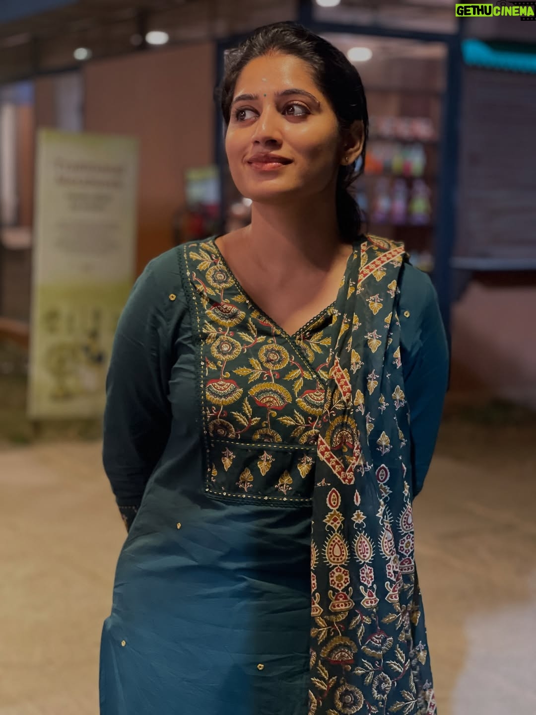 Shambhavy gurumoorthy - 5.5K Likes - Embracing little joys ✨🤗❤️

#samandprasi #trend #trending #insta #instapic #instadaily #thursday #happiness #happy #me #selflove #divine #isha #ishayoga #bliss #candid #candidphotography #ottd #smile #enjoyyourlife