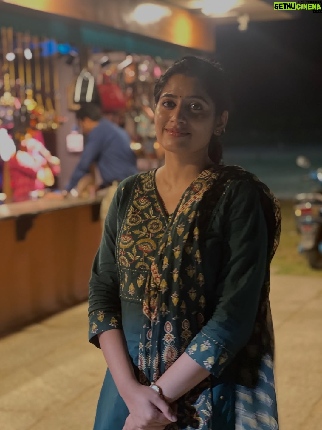 Shambhavy gurumoorthy - 5.5K Likes - Embracing little joys ✨🤗❤️

#samandprasi #trend #trending #insta #instapic #instadaily #thursday #happiness #happy #me #selflove #divine #isha #ishayoga #bliss #candid #candidphotography #ottd #smile #enjoyyourlife