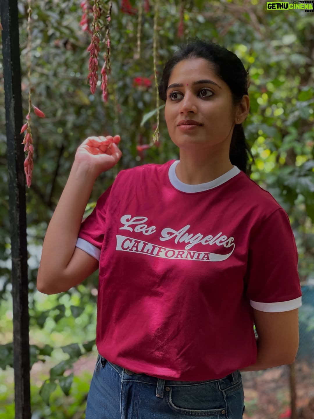 Shambhavy gurumoorthy - 7.3K Likes - ✨Glowing differently because I chose myself ♥️🫶🏻

#samandprasi #trend #instamood #insta #happiness #self #selflove #candid #photoftheday #photo #ootd #fashionista #life #fun