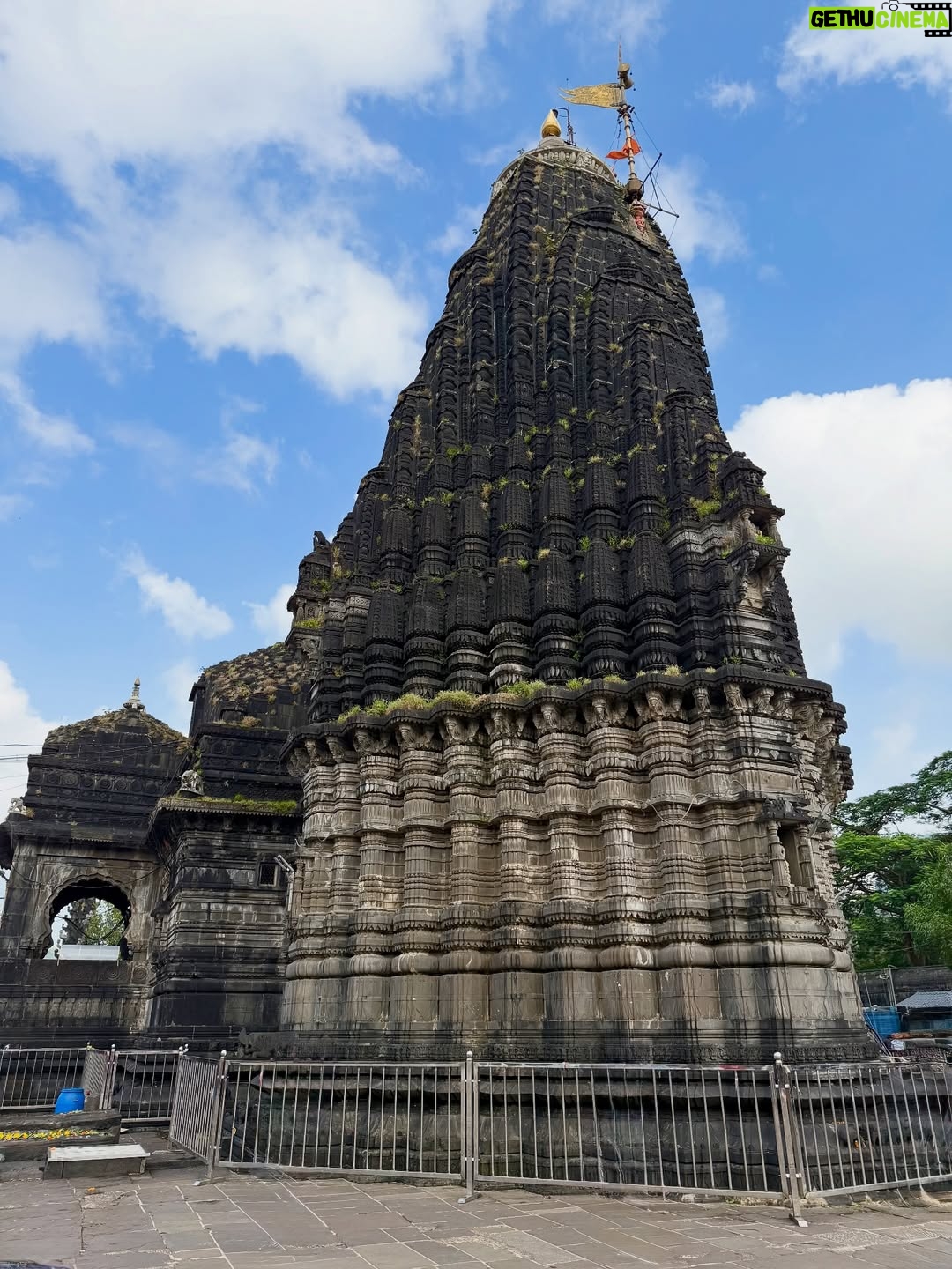 Shamita Shetty - 191.7K Likes - Beautiful 2 days spent visiting Saptashrungi Devi temple, Shirdi and Triyambakeshwar ❤️🧿🙏🏻 

#love #gratitude