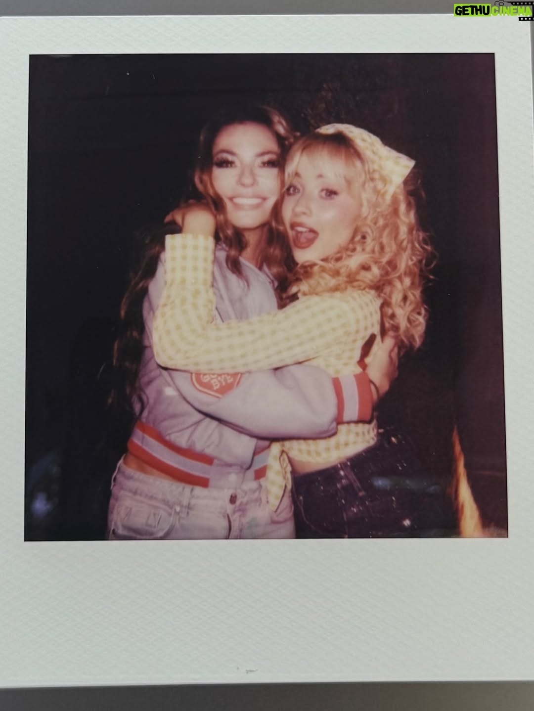 Shania Twain - 162.4K Likes - It’s like Loretta and Dolly except it’s SHANIA & SABRINA 💖