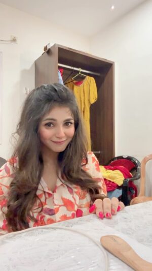 Sharly Modak Instagram - 🧡❤️
