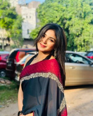 Sharly Modak Instagram - SHALINI… This time with more power 🖤❤️
@jayantisen99 love you ❤️
#zeebangla #phulki #bengali #bengaliserial #actress #actorslife #sunkissed #positivity #goodday #ethnicwear